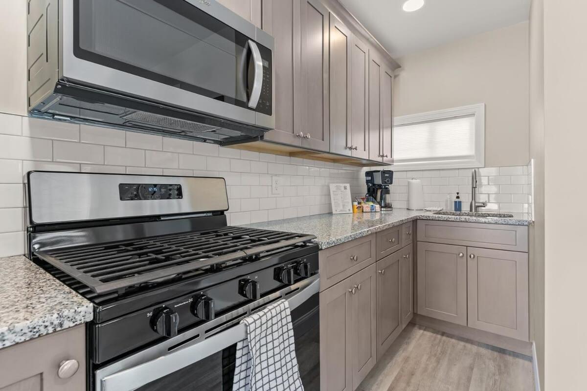 Steps To Beach Fully Renovated Sleeps 6 Hampton Exterior foto